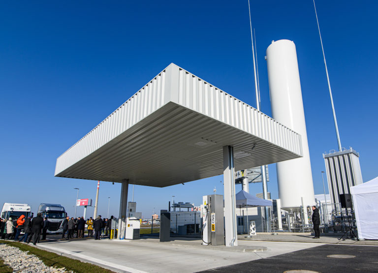 EKONOMIKA: Prvá čerpacia stanica CNG/LNG v Trnave