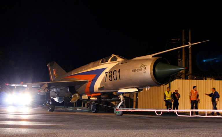 SIAF 2012: Prevoz stíhačky MiG 21
