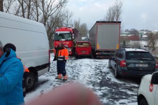 Česko, Bochov, hromadná dopravná nehoda