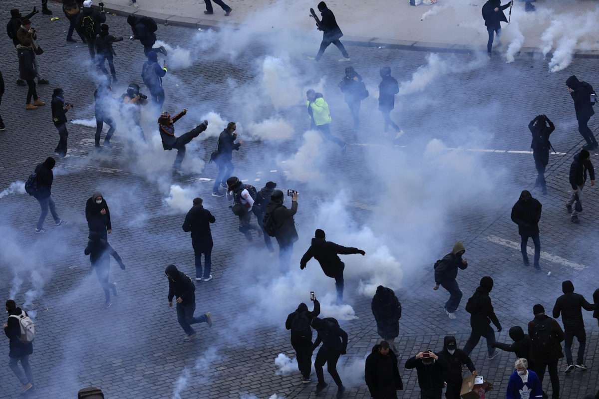 APTOPIX France Pension Protests