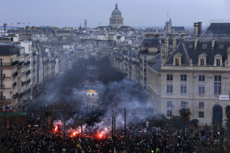 APTOPIX France Pension Protests