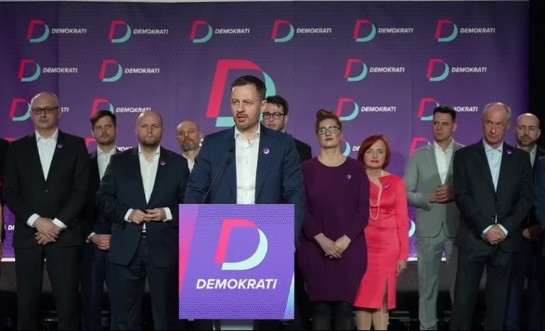 Eduard Heger, Demokrati