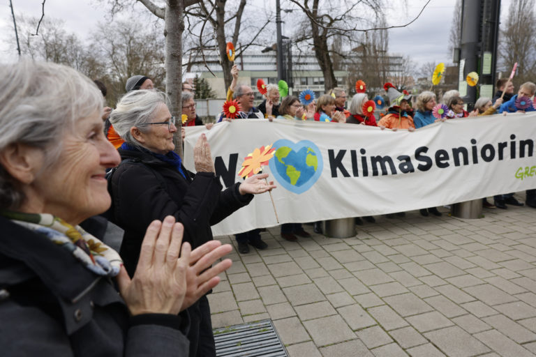 Súd, klimatická zmena, seniorky