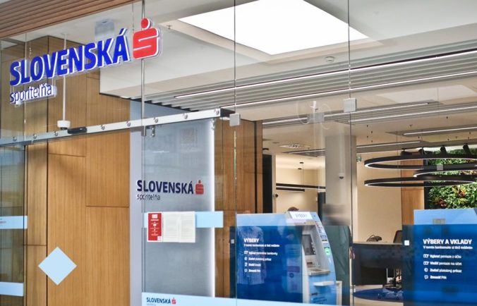 Slovenská sporiteľňa mení sadzobník poplatkov. Za ktoré služby si klienti priplatia?