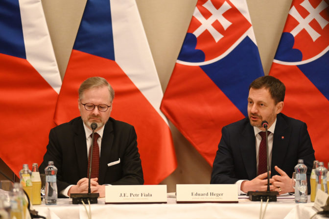 VLÁDA: Spoločné rokovanie vlád SR a ČR