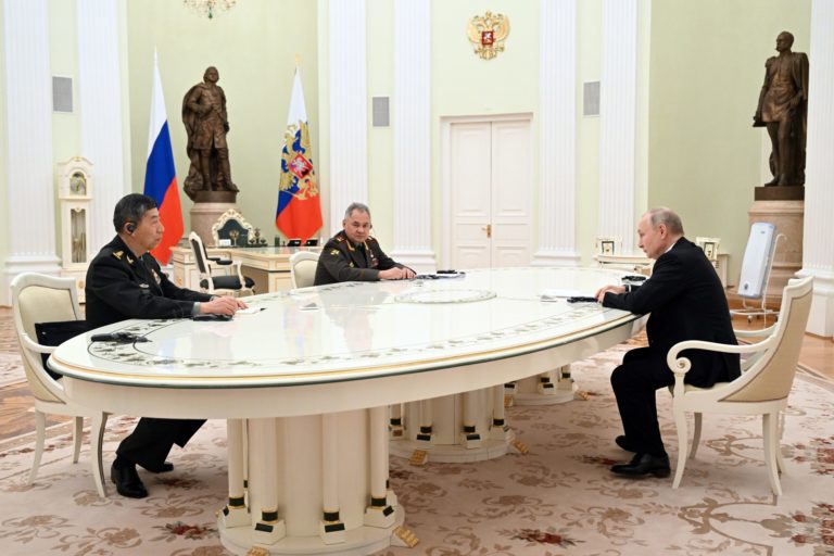 Li Šang fu, Sergej Šojgu, Vladimir Putin