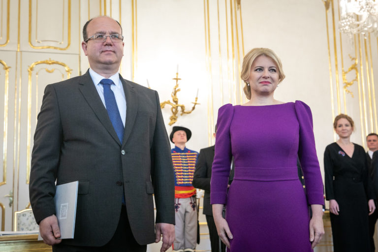 Prezidentka vymenovala novú úradnícku vládu