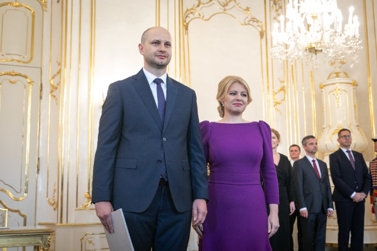 Prezidentka vymenovala novú úradnícku vládu