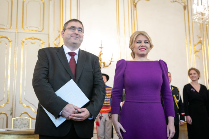 PREZIDENT: Vymenovanie novej vlády odborníkov