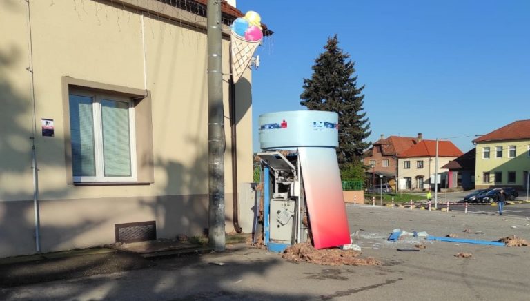 Bankomat, Výbuch bankomatu, Oslany, Prievidza