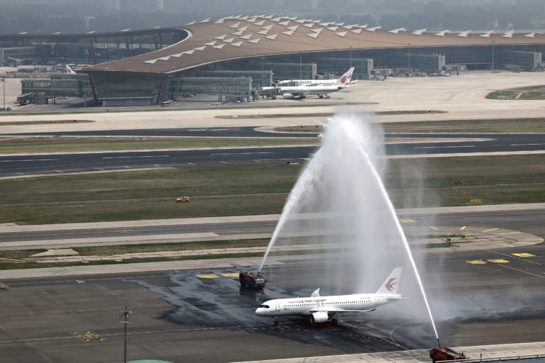 Čína, lietadlo C919