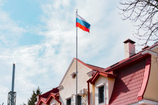 Rusko, vlajka, ambasáda, veľvyslanectvo