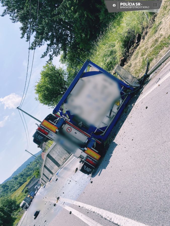 Dopravná nehoda Kremnica, kamión