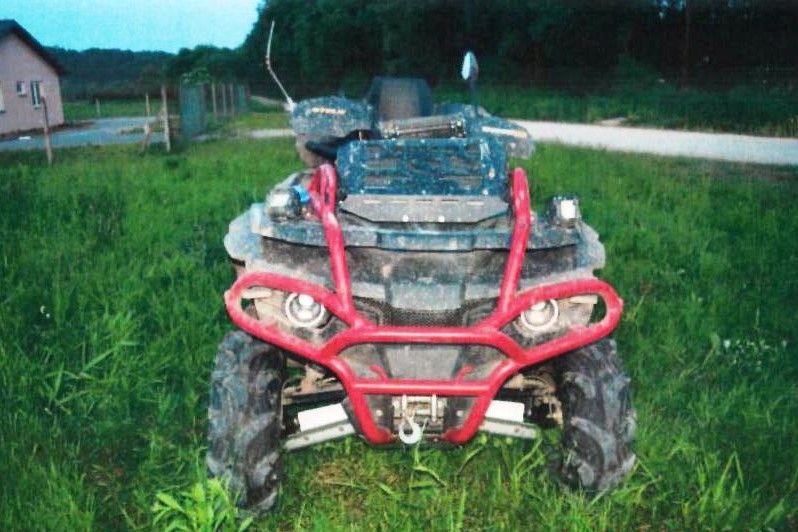 Opitý vodič na štvorkolke