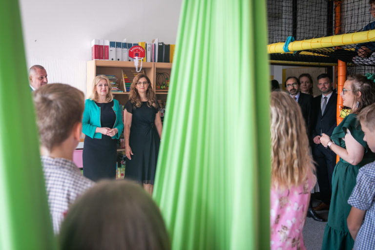 Zuzana Čaputová, vysvedčenia