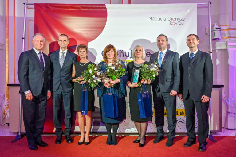Cdi_2022_finalistky.jpg