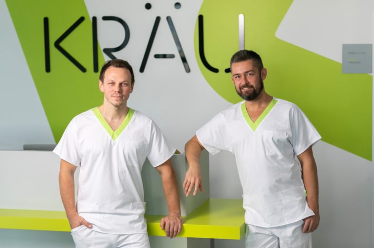 Krau clinic zakladatelia.jpg