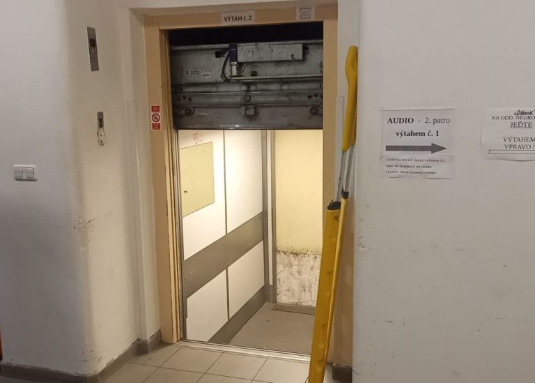 Pád výťahu, Praha