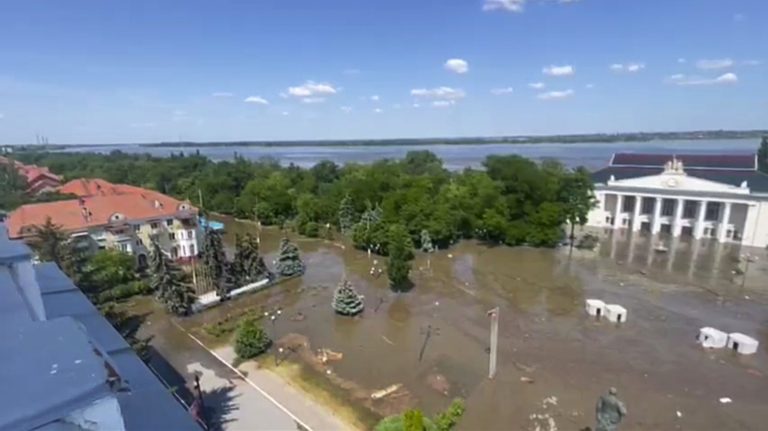 Vojna na Ukrajine, Kachovka, Cherson