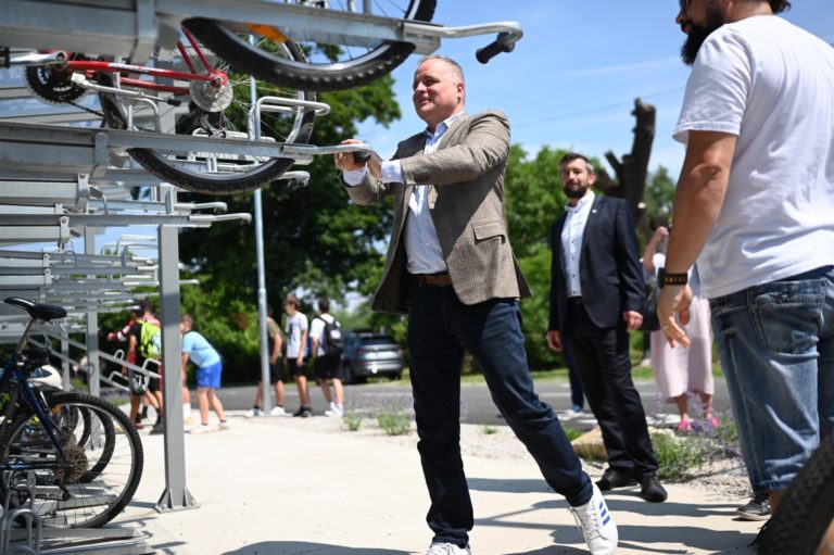 Veľké Leváre – Nový prestupný terminál (fotografie)