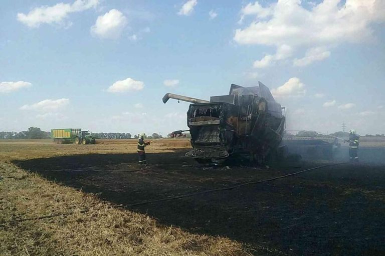 Požiar, žatva, poľnohospodári, hasiči