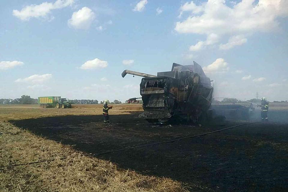 Požiar, žatva, poľnohospodári, hasiči