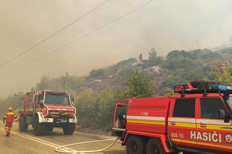 Lesný požiar, Rodos, hasiči