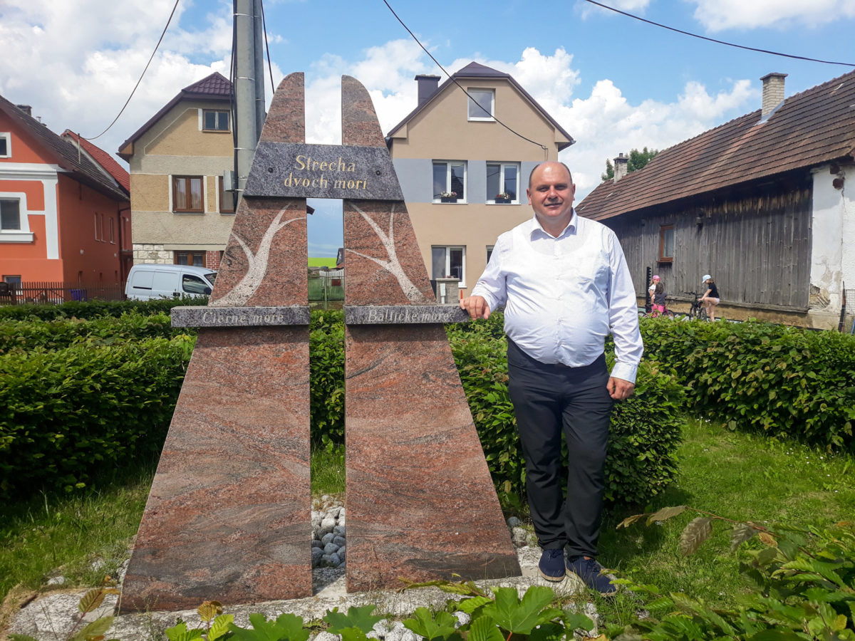 ŠUŇAVA: Obelisk - Strecha dvoch morí