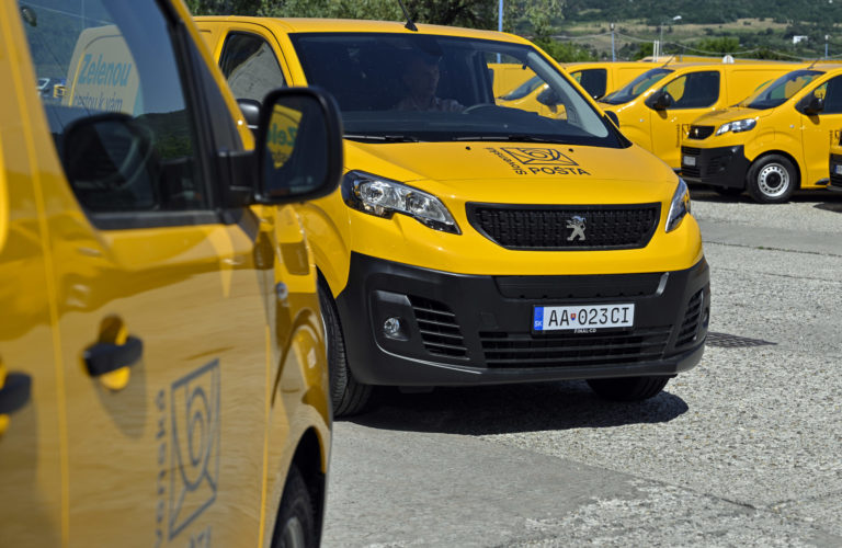 POŠTA: Nové elektromobily