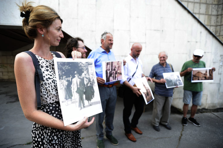 TRENČÍN: Osadenie kameňov zmiznutých Trenčanov