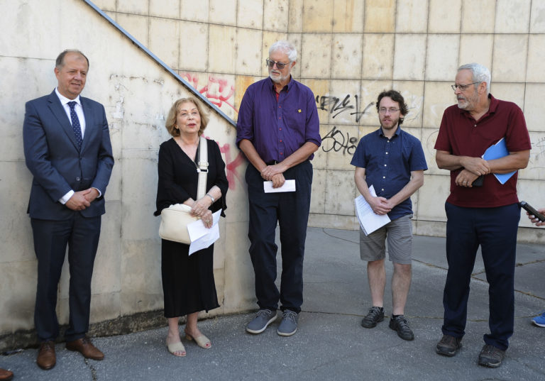 TRENČÍN: Osadenie kameňov zmiznutých Trenčanov