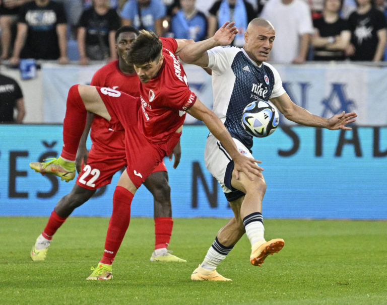FUTBAL LM: Slovan - Swift.