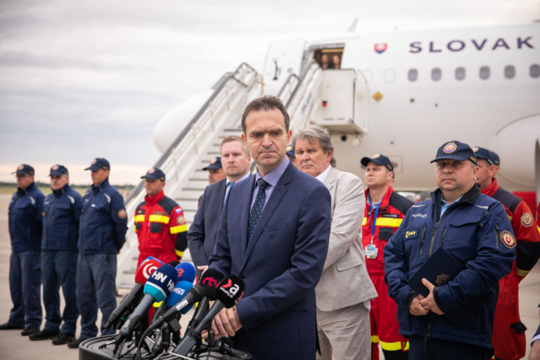 PREMIÉR: Odlet slovenských hasičov do Grécka