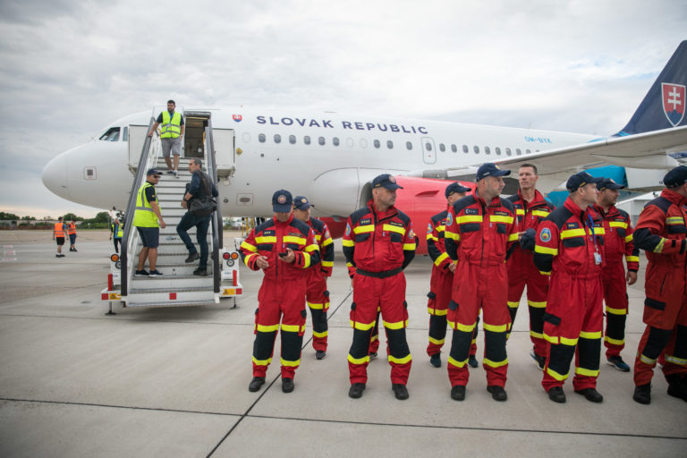 PREMIÉR: Odlet slovenských hasičov do Grécka