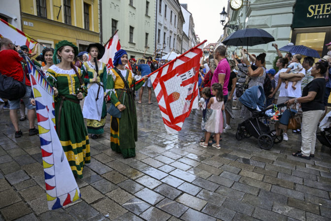 BRATISLAVA: Hlavný korunovačný sprievod