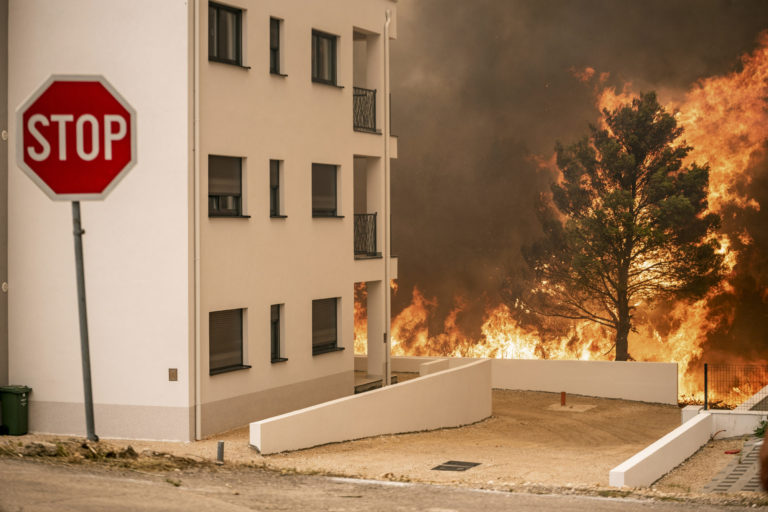 Chorvátsko, Grebaštica, lesné požiare