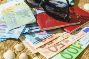 dovolenka, leto, peniaze, euro, pasy