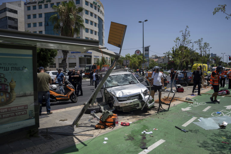 Izrael, útok autom