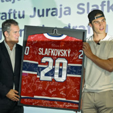 HOKEJ: Slafkovský - výročie draftu