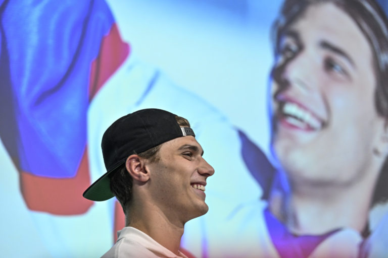 HOKEJ: Slafkovský - výročie draftu