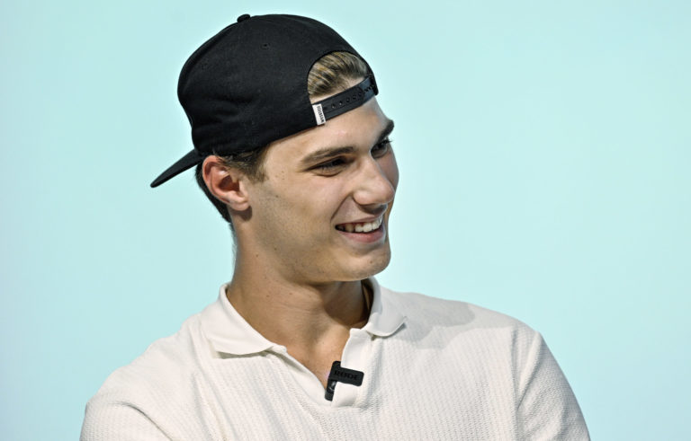 HOKEJ: Slafkovský - výročie draftu