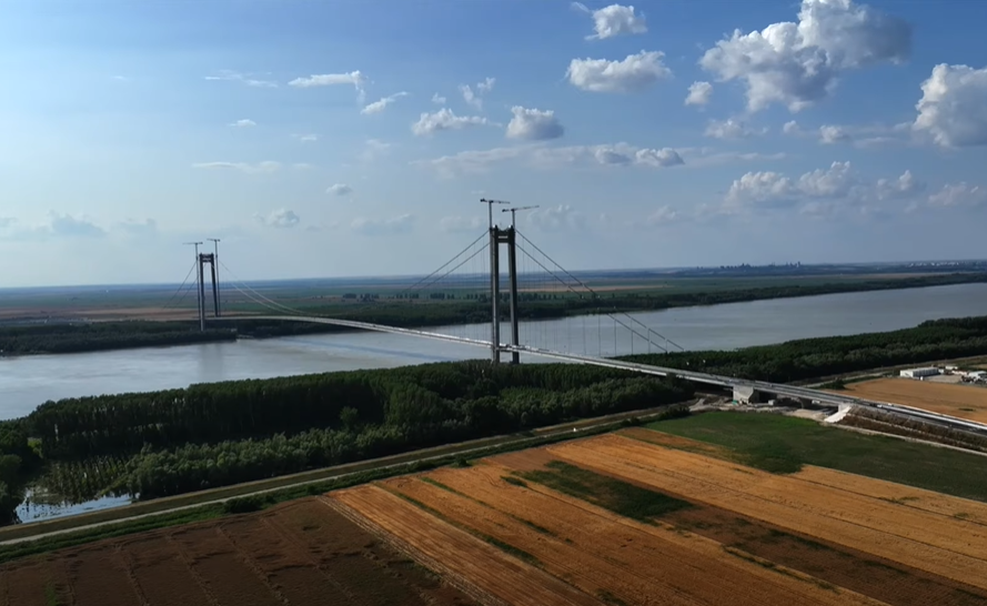 En Roumanie, le plus grand pont sur le Danube a été ouvert, les trajets des personnes seront raccourcis de près d’une heure (vidéo)