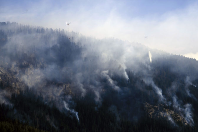 Lesný požiar vo Švajčiarsku.