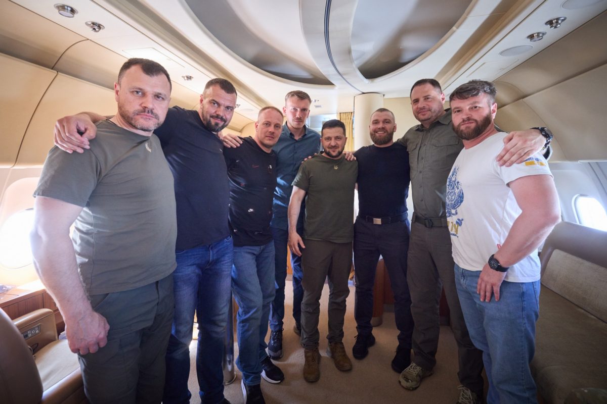 Zelenskyj, Azovstaľ, vojaci