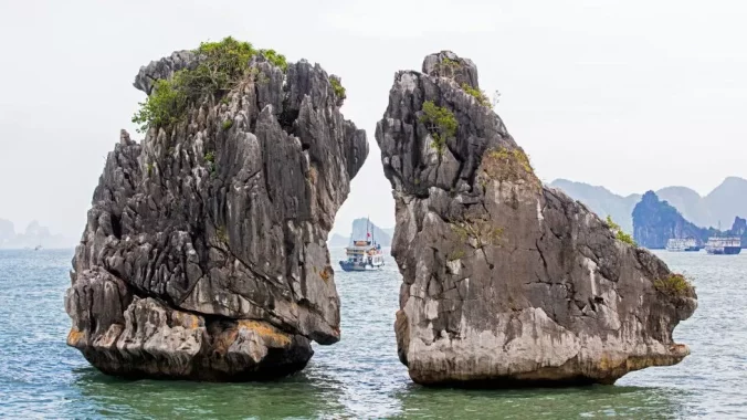 Bozkávajúce skaly, Vietnam