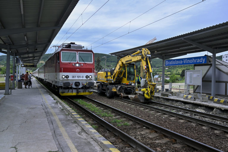 DOPRAVA: Rekonštrukcia železničných nástupíšť