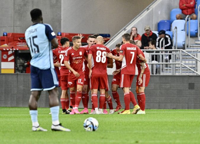 FUTBAL NL: Bratislava - Banská Bystrica