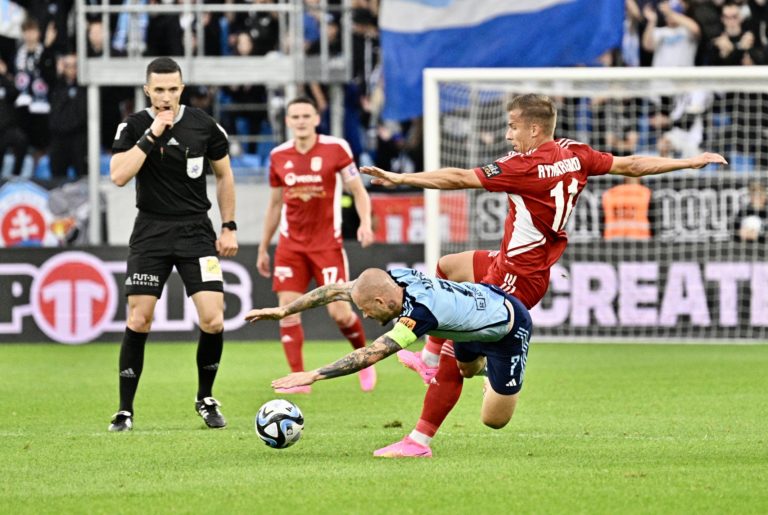 FUTBAL NL: Bratislava - Banská Bystrica