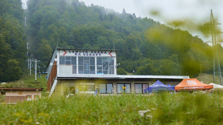 jednosedačková lanovka, spustenie lanovky