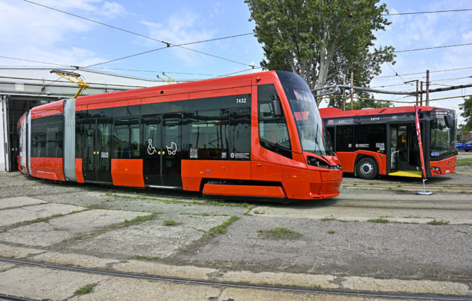 BRATISLAVA: Nová električka a trolejbus